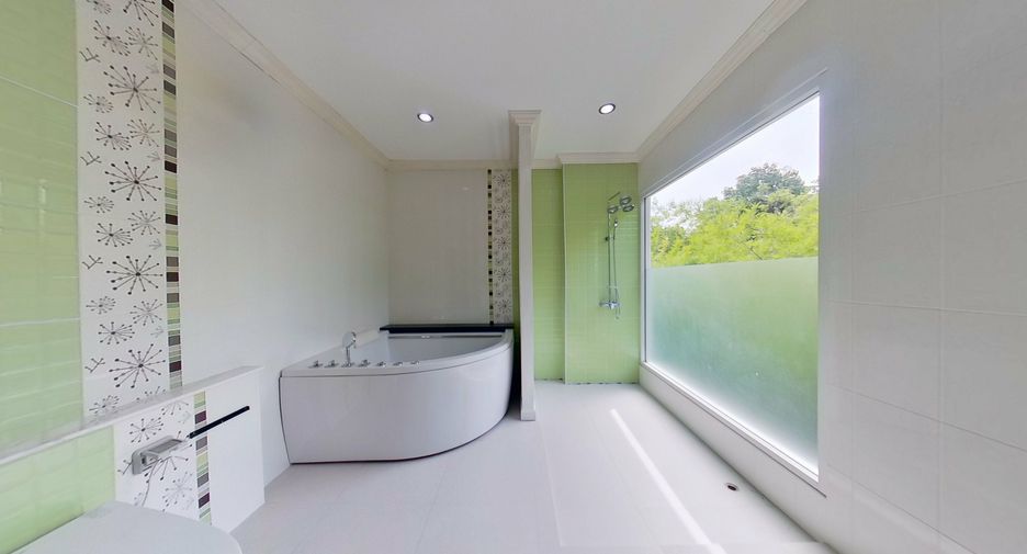 For sale 8 bedrooms villa in Doi Saket, Chiang Mai