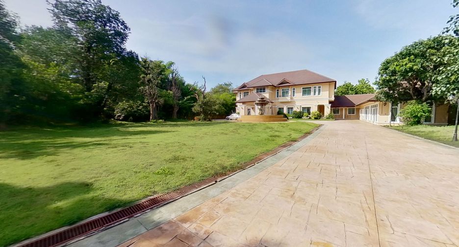 For sale 8 bedrooms villa in Doi Saket, Chiang Mai
