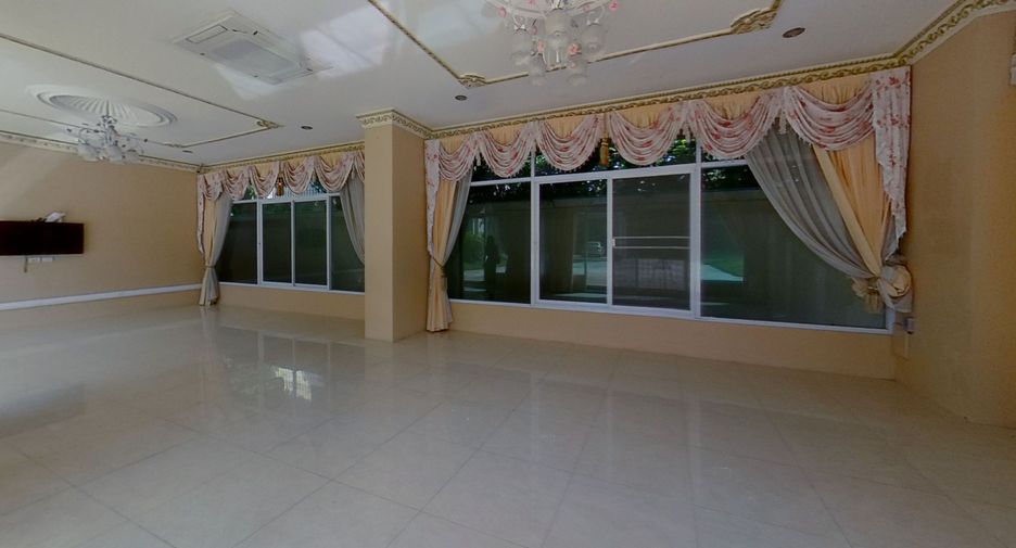 For sale 8 bedrooms villa in Doi Saket, Chiang Mai