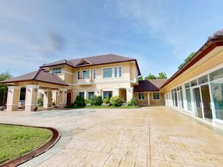 For sale 8 bedrooms villa in Doi Saket, Chiang Mai