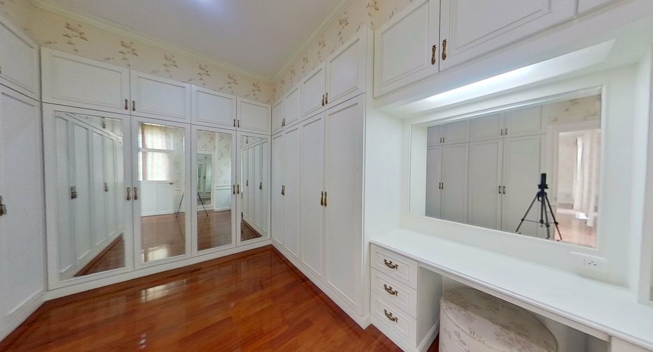For sale 8 bedrooms villa in Doi Saket, Chiang Mai