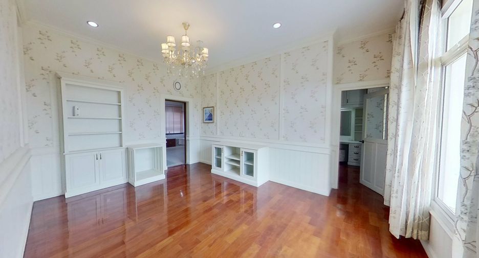 For sale 8 bedrooms villa in Doi Saket, Chiang Mai