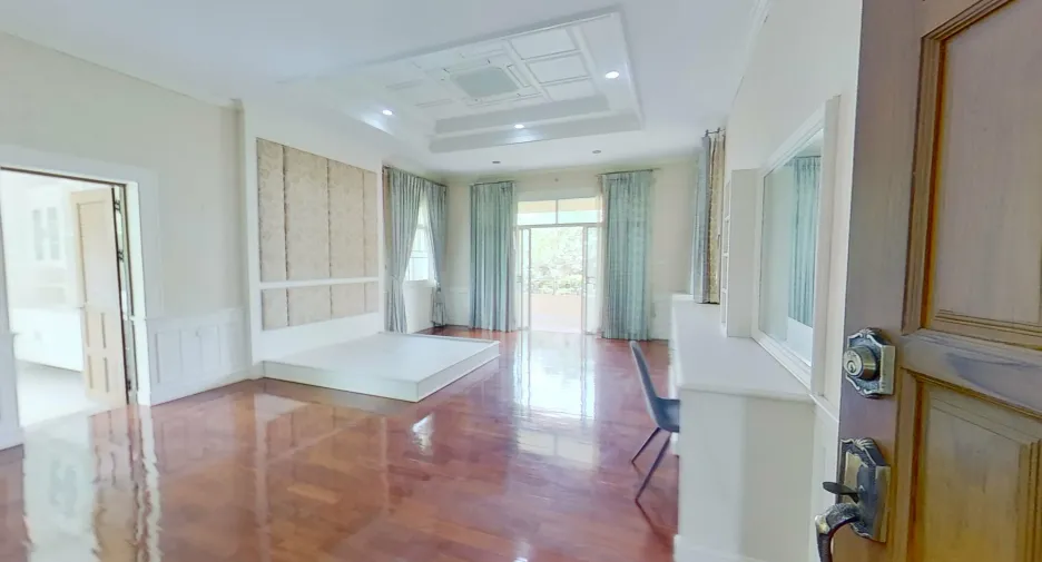 For sale 8 bedrooms villa in Doi Saket, Chiang Mai