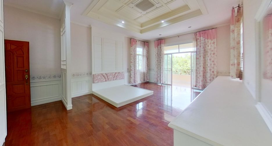 For sale 8 bedrooms villa in Doi Saket, Chiang Mai