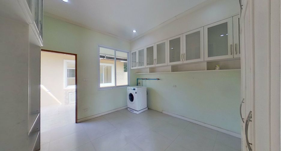 For sale 8 bedrooms villa in Doi Saket, Chiang Mai