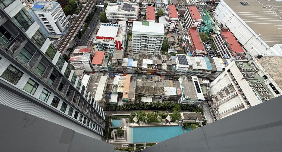 À vendre 2 chambres condo à Phra Khanong, Bangkok