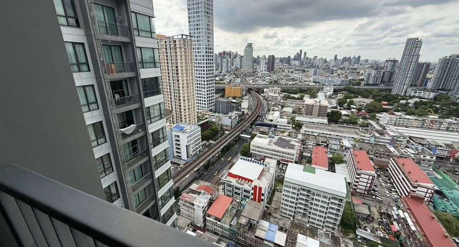 À vendre 2 chambres condo à Phra Khanong, Bangkok