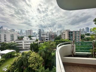 For rent 2 bedrooms apartment in Watthana, Bangkok