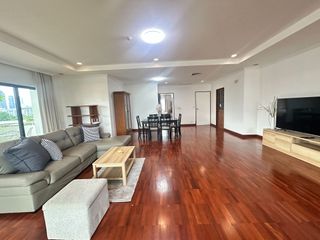 For rent 2 bedrooms apartment in Watthana, Bangkok