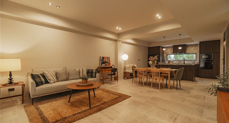 For sale and for rent 2 bedrooms townhouse in Watthana, Bangkok