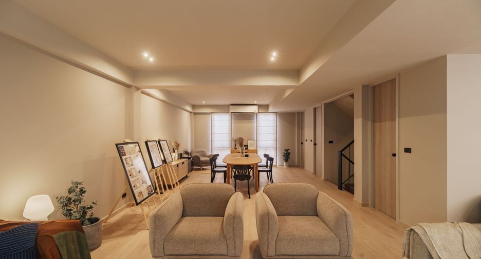 For sale and for rent 2 bedrooms townhouse in Watthana, Bangkok