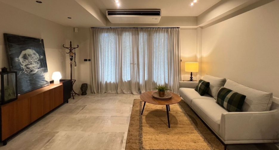 For sale and for rent 2 bedrooms townhouse in Watthana, Bangkok