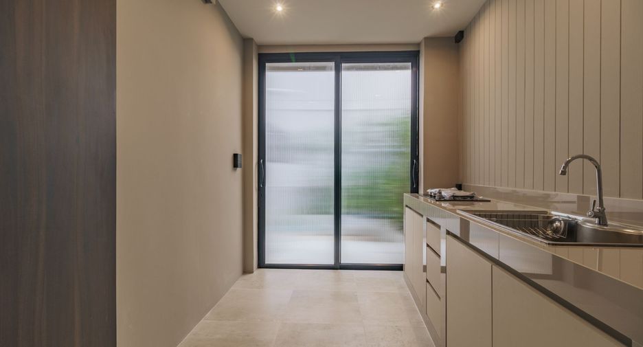 For sale and for rent 2 bedrooms townhouse in Watthana, Bangkok