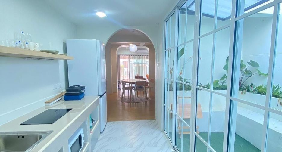 For rent 2 bedrooms townhouse in Mueang Phuket, Phuket