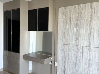 Condo en venta de 2 habitaciones en Huai Khwang, Bangkok
