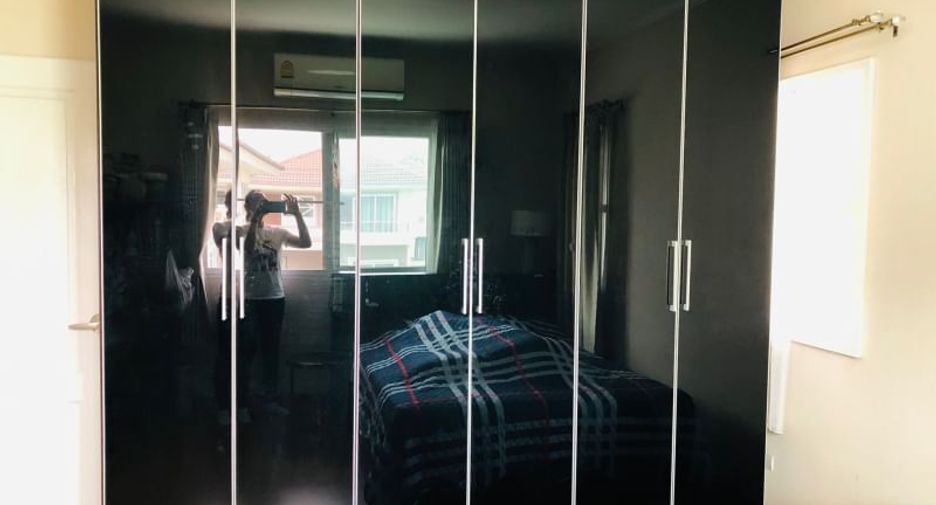 For sale 4 bedrooms house in Mueang Chiang Mai, Chiang Mai