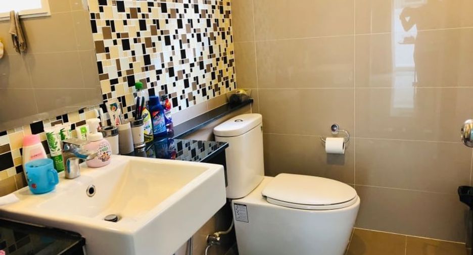 For sale 4 bedrooms house in Mueang Chiang Mai, Chiang Mai