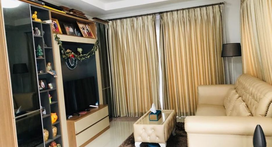 For sale 4 bedrooms house in Mueang Chiang Mai, Chiang Mai