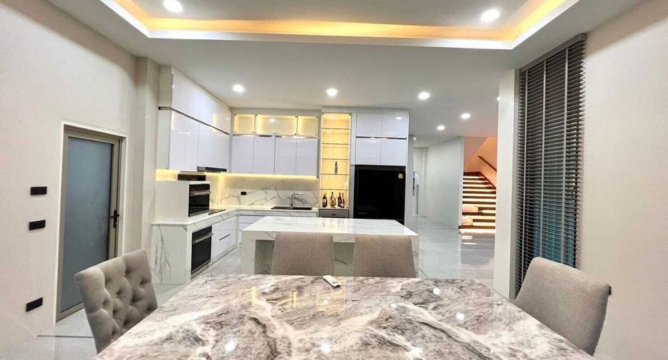 Villa en venta de 4 habitaciones en Hang Dong, Chiang Mai