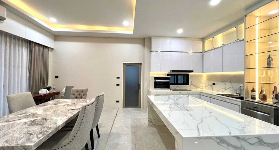 Villa en venta de 4 habitaciones en Hang Dong, Chiang Mai