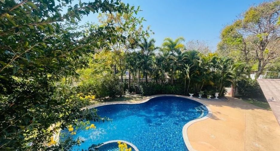 For sale and for rent 8 bedrooms villa in Mueang Chiang Mai, Chiang Mai