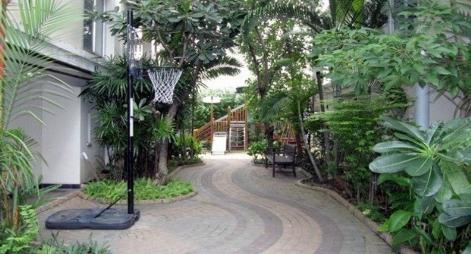 For rent 4 bedrooms condo in Watthana, Bangkok