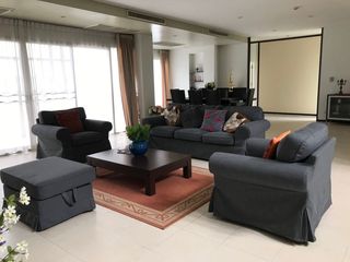 For rent 4 bedrooms condo in Watthana, Bangkok