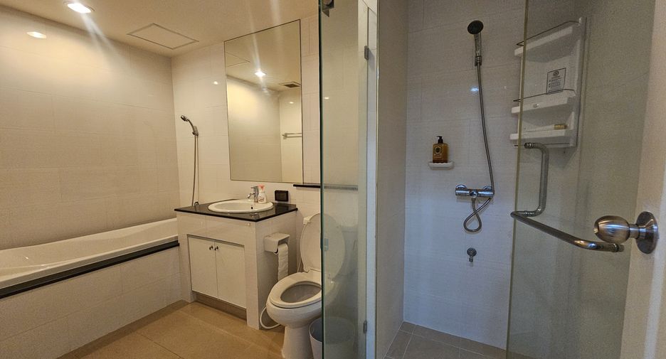 For rent 1 bed condo in Watthana, Bangkok