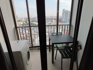 Condo en alquiler de 1 habitaciones en Bang Na, Bangkok