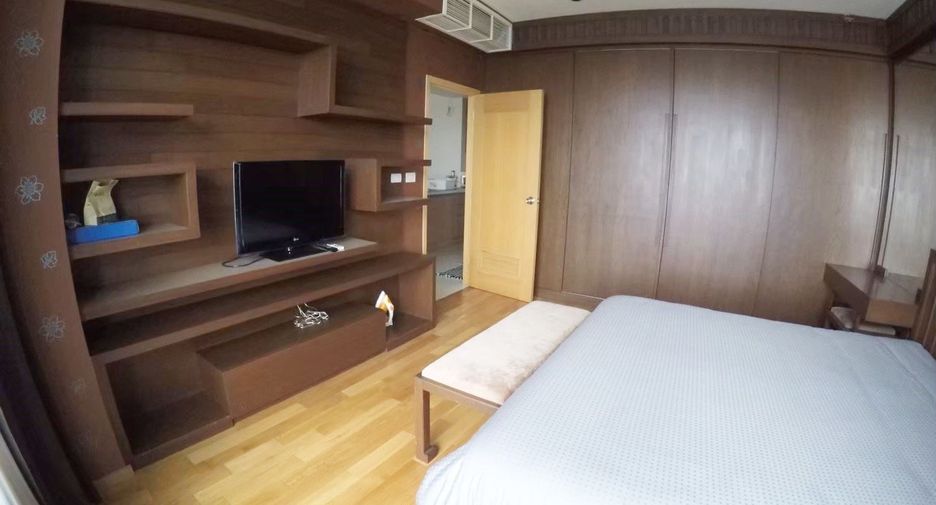 For sale 1 bed condo in Khlong Toei, Bangkok