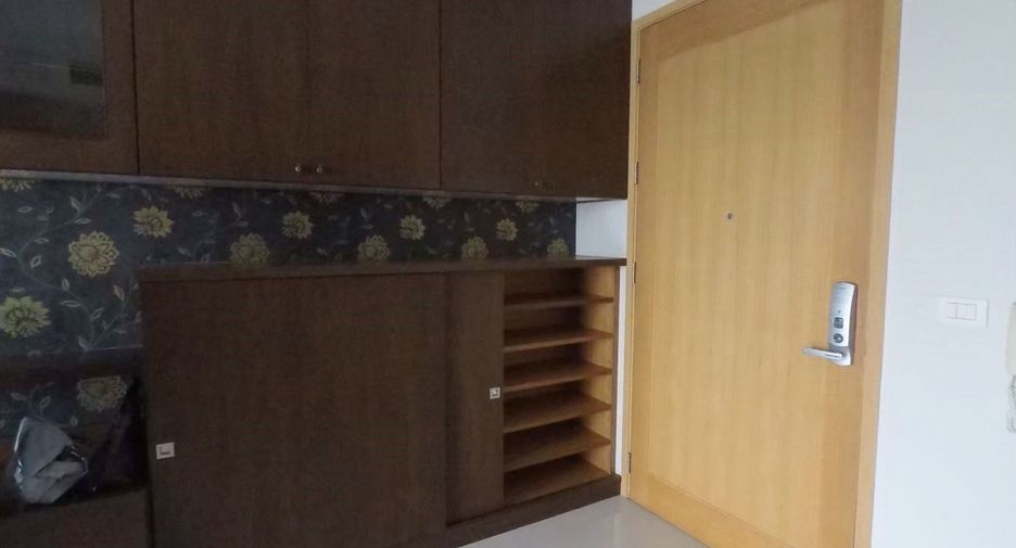 For sale 1 bed condo in Khlong Toei, Bangkok