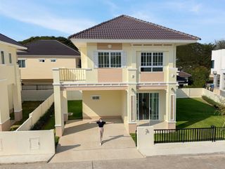 For sale 4 bedrooms house in Saraphi, Chiang Mai