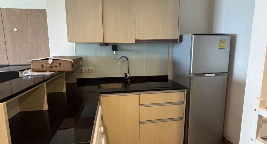 For rent 1 bed condo in Sathon, Bangkok