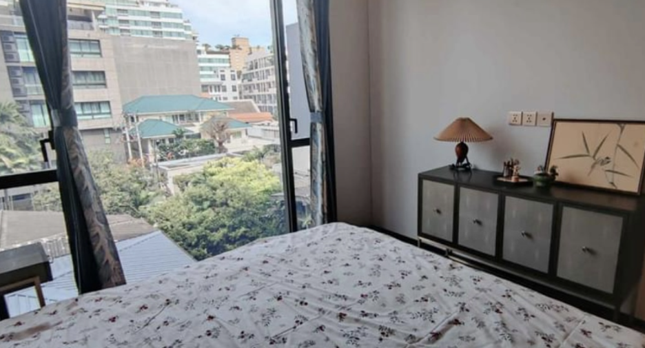 For rent 2 bedrooms condo in Watthana, Bangkok