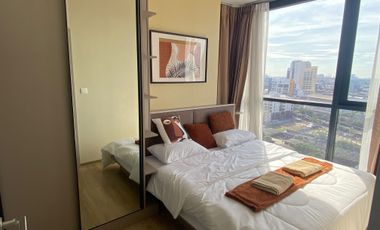 À vendre 2 chambres condo à Khlong Toei, Bangkok