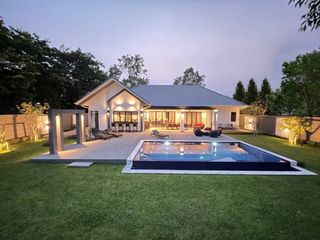 For sale 4 bedrooms house in Mueang Chiang Mai, Chiang Mai