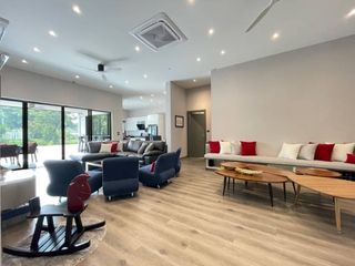 For sale 4 bedrooms house in Mueang Chiang Mai, Chiang Mai
