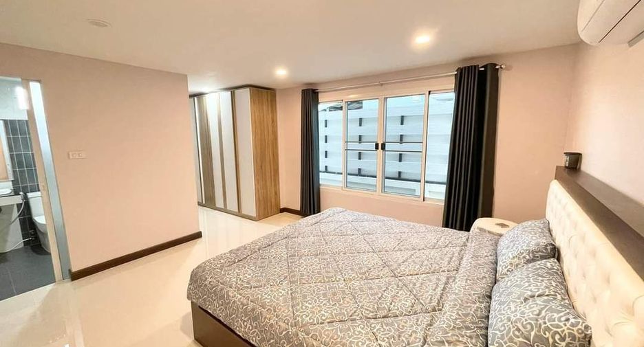 For sale and for rent 5 bedrooms house in San Sai, Chiang Mai