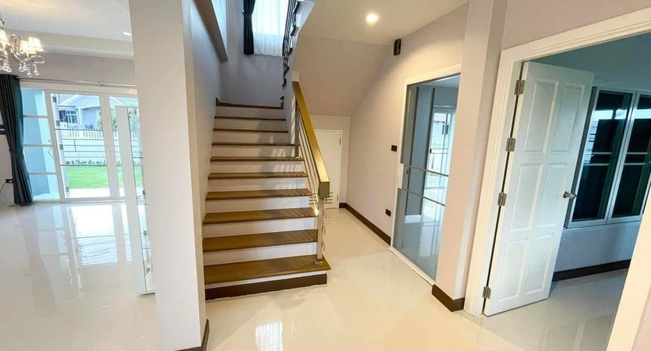 For sale and for rent 5 bedrooms house in San Sai, Chiang Mai