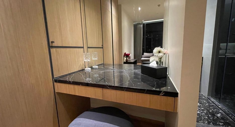 For sale 1 bed condo in Khlong Toei, Bangkok