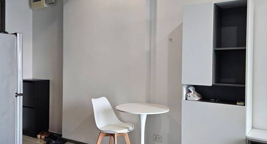 À louer 1 chambre condo à Khlong San, Bangkok