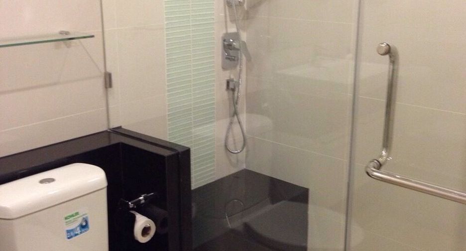 Condo en alquiler de 1 habitaciones en Yan Nawa, Bangkok