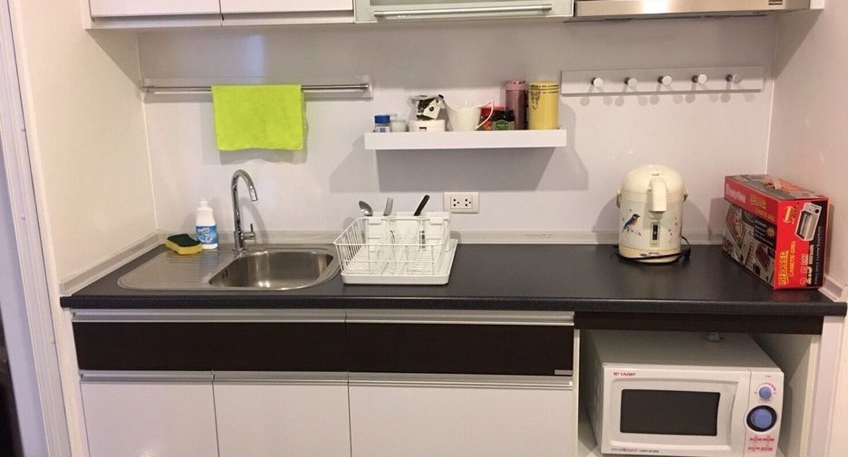 Condo en alquiler de 1 habitaciones en Yan Nawa, Bangkok