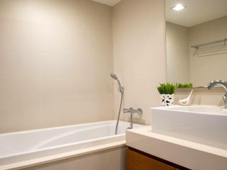 Apartamento en alquiler de 2 habitaciones en Watthana, Bangkok