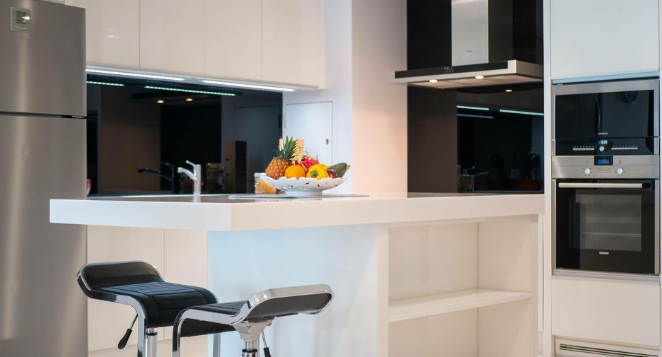For rent 2 bedrooms apartment in Watthana, Bangkok