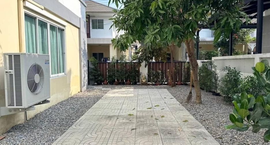 For rent 3 bedrooms house in San Kamphaeng, Chiang Mai