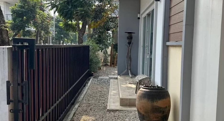 For rent 3 bedrooms house in San Kamphaeng, Chiang Mai