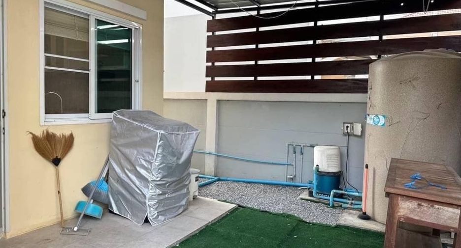 For rent 3 bedrooms house in San Kamphaeng, Chiang Mai