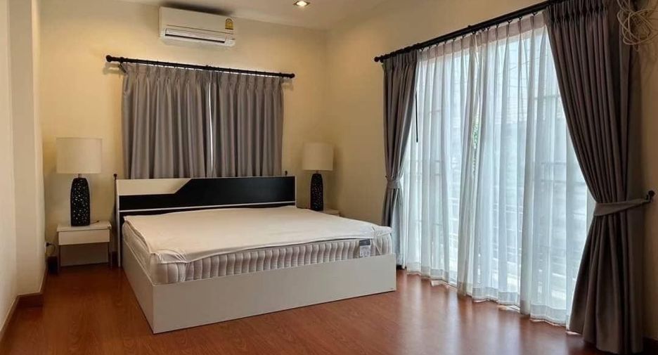 For rent 3 bedrooms house in San Kamphaeng, Chiang Mai