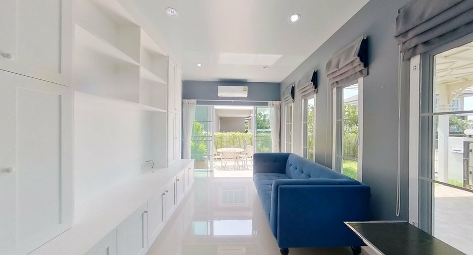 For rent 4 bedrooms house in San Kamphaeng, Chiang Mai